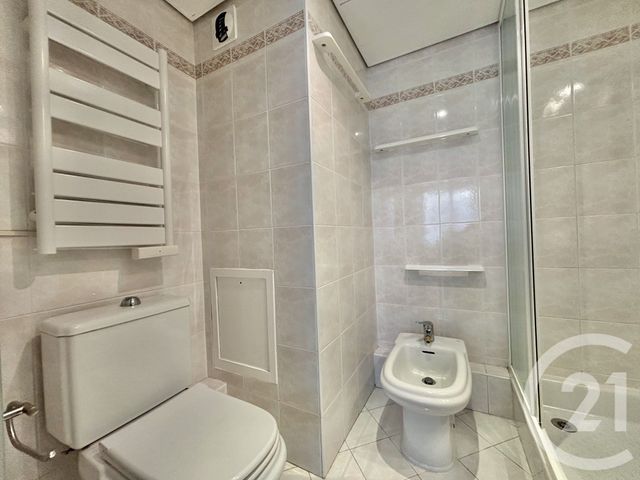 Appartement F2 &agrave; louer - 2 pi&egrave;ces - 33,75 m2 - Menton - 06 - PROVENCE-ALPES-COTE-D-AZUR