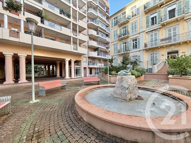 Appartement F2 &agrave; louer - 2 pi&egrave;ces - 33,75 m2 - Menton - 06 - PROVENCE-ALPES-COTE-D-AZUR