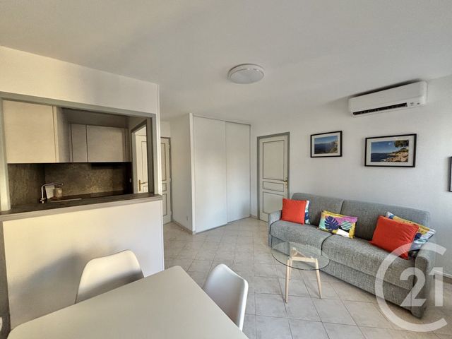 Appartement F2 &agrave; louer - 2 pi&egrave;ces - 33,75 m2 - Menton - 06 - PROVENCE-ALPES-COTE-D-AZUR