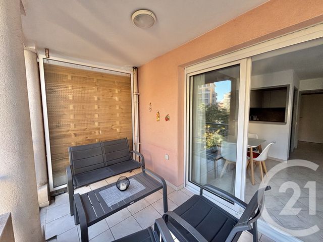 Appartement F2 &agrave; louer - 2 pi&egrave;ces - 33,75 m2 - Menton - 06 - PROVENCE-ALPES-COTE-D-AZUR
