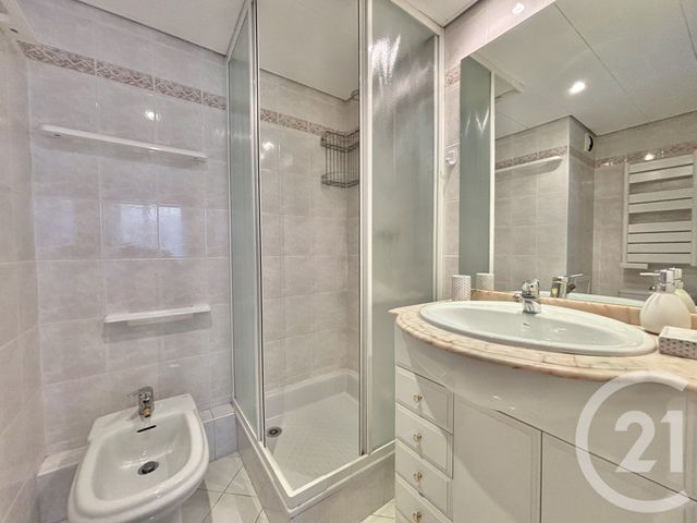 Appartement F2 &agrave; louer - 2 pi&egrave;ces - 33,75 m2 - Menton - 06 - PROVENCE-ALPES-COTE-D-AZUR