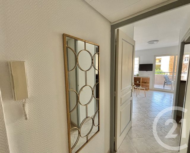 Appartement F2 &agrave; louer - 2 pi&egrave;ces - 33,75 m2 - Menton - 06 - PROVENCE-ALPES-COTE-D-AZUR