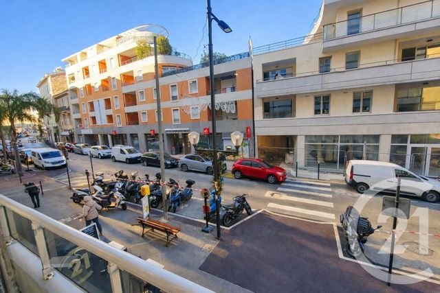 Appartement Local &agrave; louer - 1 pi&egrave;ce - 26 m2 - Roquebrune Cap Martin - 06 - PROVENCE-ALPES-COTE-D-AZUR