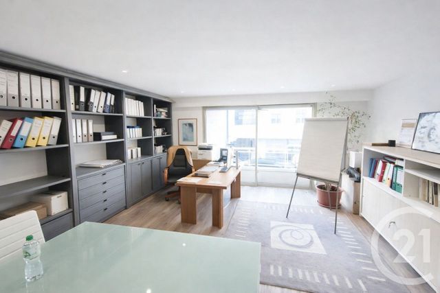 Appartement Local &agrave; louer - 1 pi&egrave;ce - 26 m2 - Roquebrune Cap Martin - 06 - PROVENCE-ALPES-COTE-D-AZUR