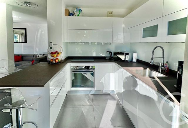 Appartement &agrave; vendre - 4 pi&egrave;ces - 92,32 m2 - Menton - 06 - PROVENCE-ALPES-COTE-D-AZUR