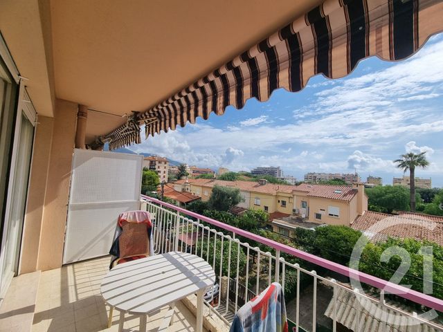 Appartement F1 à vendre ROQUEBRUNE CAP MARTIN