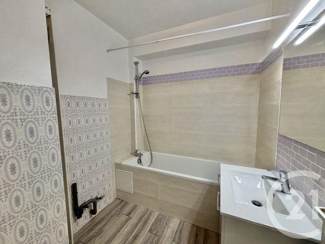 Appartement T2 &agrave; louer - 2 pi&egrave;ces - 56,21 m2 - Roquebrune Cap Martin - 06 - PROVENCE-ALPES-COTE-D-AZUR