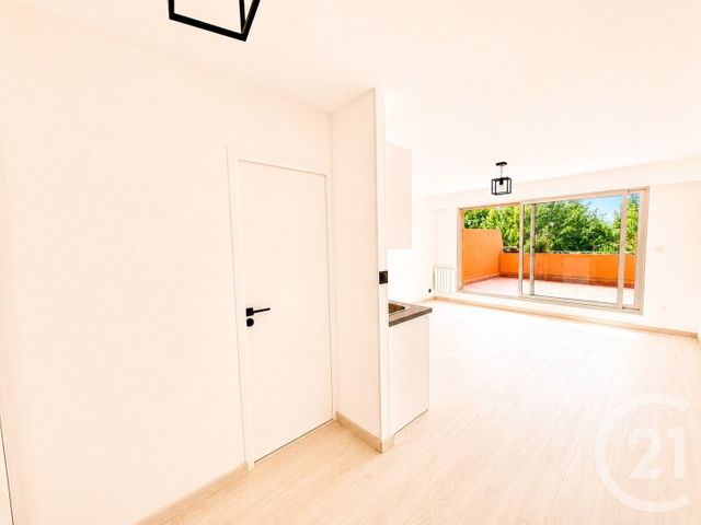 Appartement Studio &agrave; louer - 1 pi&egrave;ce - 30,37 m2 - La Turbie - 06 - PROVENCE-ALPES-COTE-D-AZUR