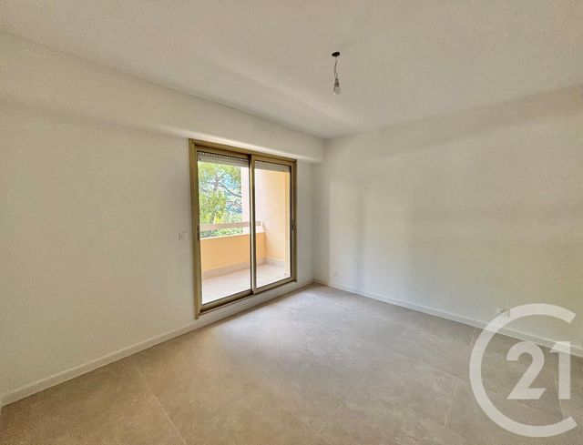 Appartement F3 &agrave; louer - 3 pi&egrave;ces - 70,22 m2 - Roquebrune Cap Martin - 06 - PROVENCE-ALPES-COTE-D-AZUR