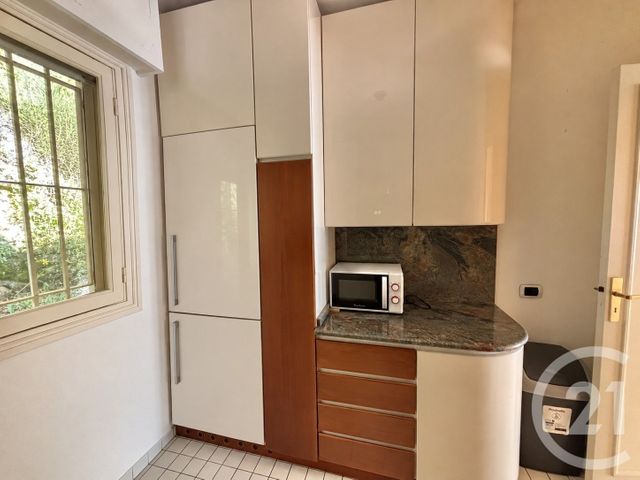 Appartement F3 &agrave; louer - 3 pi&egrave;ces - 71,77 m2 - Menton - 06 - PROVENCE-ALPES-COTE-D-AZUR