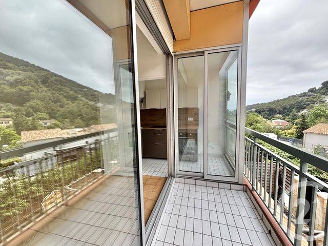 Appartement F2 &agrave; louer - 2 pi&egrave;ces - 41,66 m2 - Menton - 06 - PROVENCE-ALPES-COTE-D-AZUR