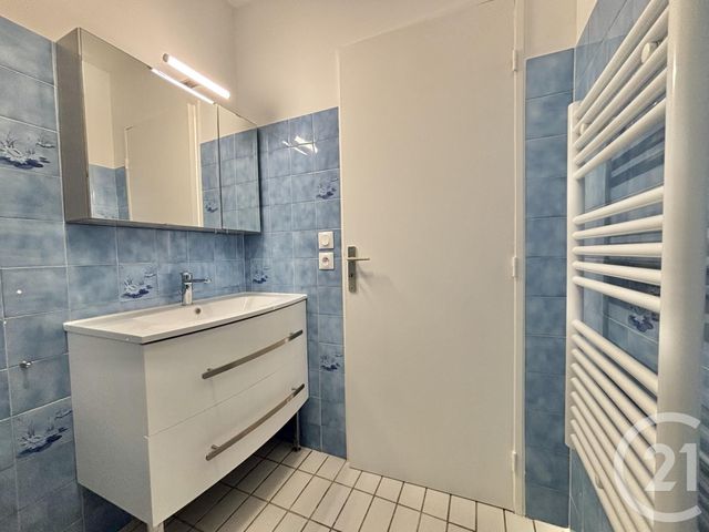 Appartement F2 &agrave; louer - 2 pi&egrave;ces - 41,66 m2 - Menton - 06 - PROVENCE-ALPES-COTE-D-AZUR