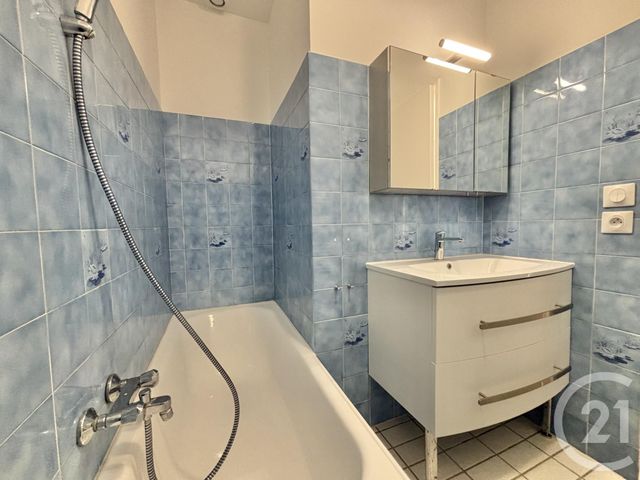 Appartement F2 &agrave; louer - 2 pi&egrave;ces - 41,66 m2 - Menton - 06 - PROVENCE-ALPES-COTE-D-AZUR