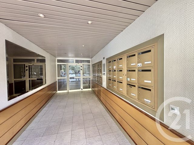 Appartement F2 &agrave; louer - 2 pi&egrave;ces - 54,38 m2 - Menton - 06 - PROVENCE-ALPES-COTE-D-AZUR
