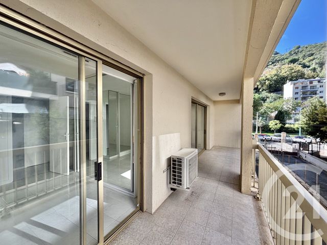 Appartement F2 &agrave; louer - 2 pi&egrave;ces - 54,38 m2 - Menton - 06 - PROVENCE-ALPES-COTE-D-AZUR