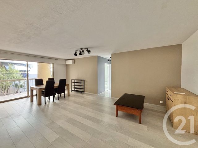 Appartement F2 &agrave; louer - 2 pi&egrave;ces - 54,38 m2 - Menton - 06 - PROVENCE-ALPES-COTE-D-AZUR
