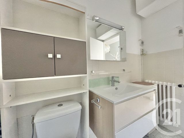 Appartement F2 &agrave; louer - 2 pi&egrave;ces - 53,29 m2 - Menton - 06 - PROVENCE-ALPES-COTE-D-AZUR