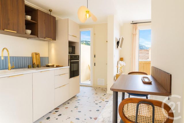 Afficher la photo en grand Appartement Studio à vendre - 1 pièce - 32,40 m2 - Menton - 06 - PROVENCE-ALPES-COTE-D-AZUR