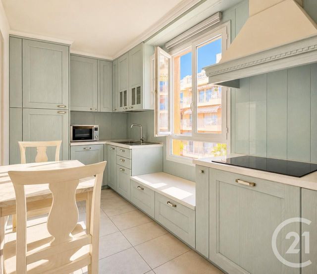 Appartement &agrave; vendre - 3 pi&egrave;ces - 60,89 m2 - Menton - 06 - PROVENCE-ALPES-COTE-D-AZUR