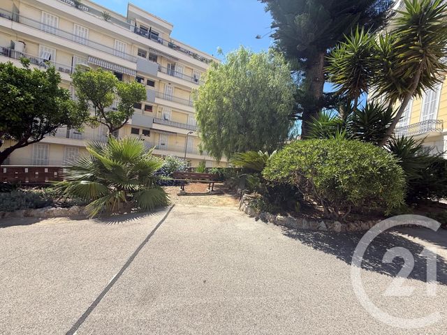 Appartement Chambre &agrave; vendre - 1 pi&egrave;ce - 13 m2 - Menton - 06 - PROVENCE-ALPES-COTE-D-AZUR